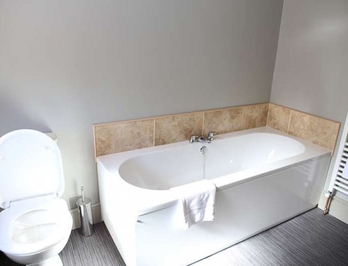 Ensuite Room with Bath